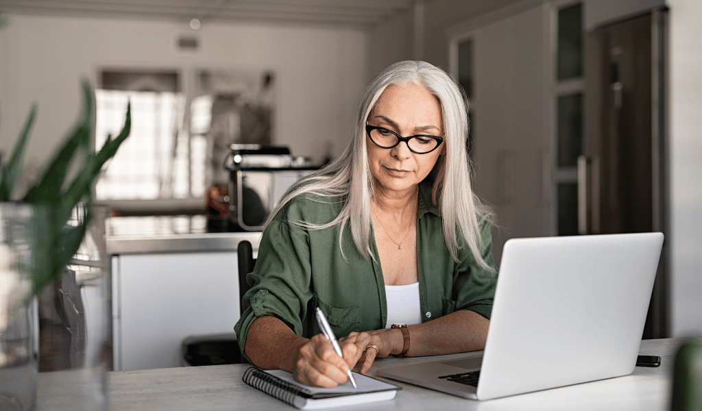 woman working laptop